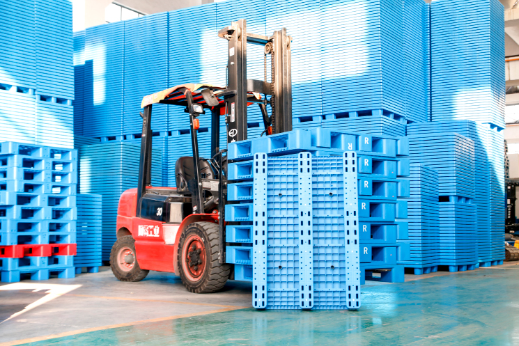 注塑塑料托盤或?qū)⒊蔀橥斜P行業(yè)的制高點